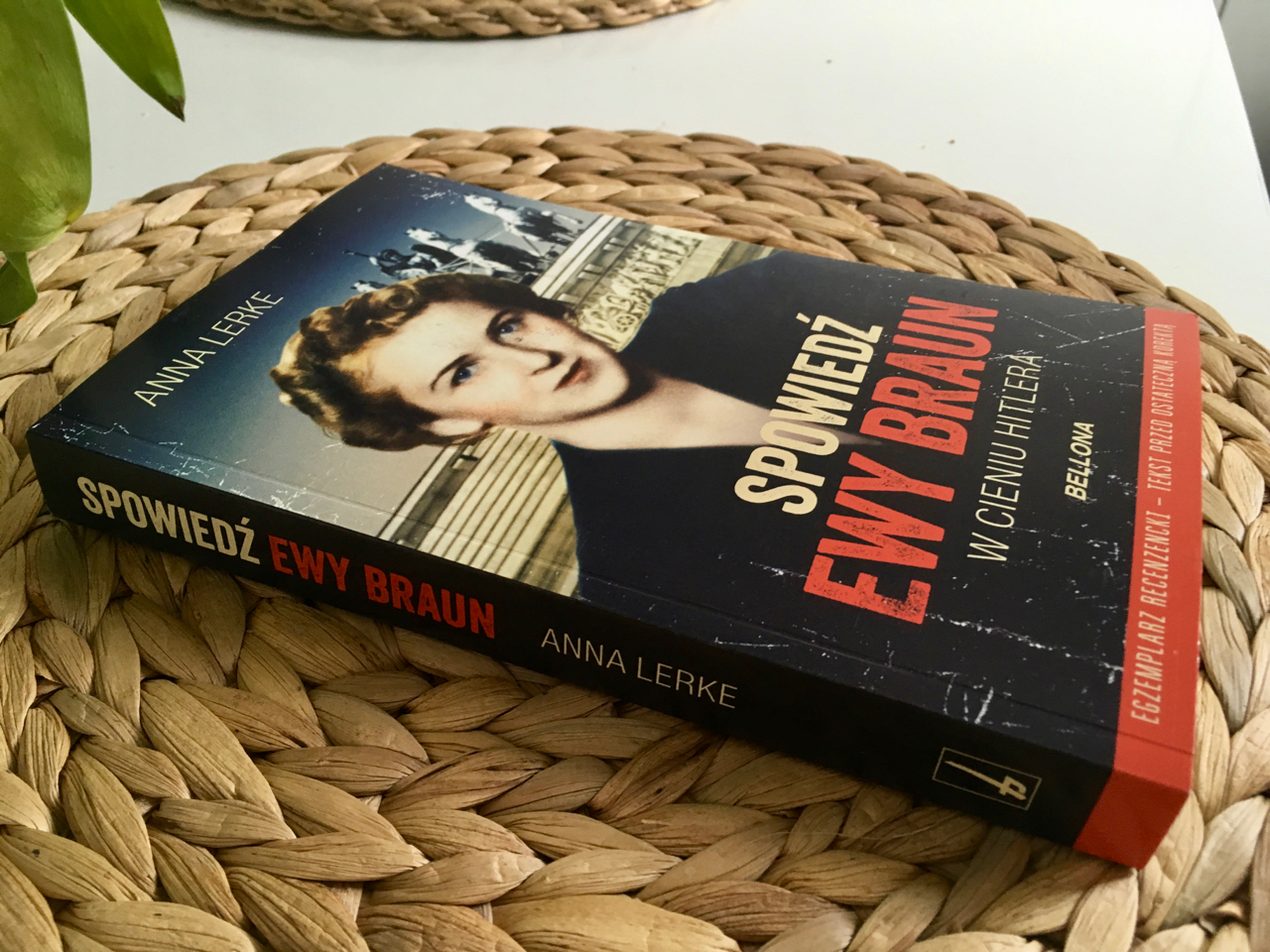 Książka Spowiedź Ewy Braun. W cieniu Hitlera – rezencja